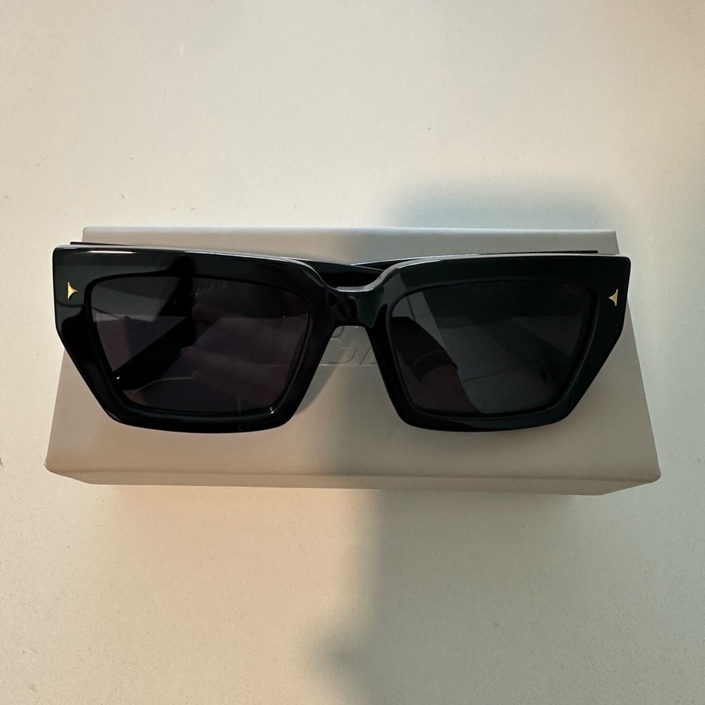 DEZI Switch Sunglasses